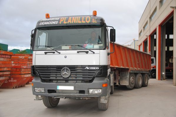 Grúas Containers Sanbe transporte excavaciones