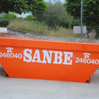 Grúas Containers Sanbe contenedor de color naranja