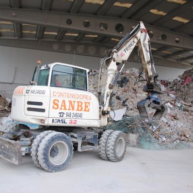 Grúas Containers Sanbe vehículo con contenedor